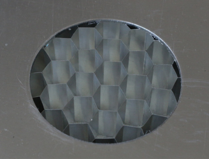14mm 간격 1.5*3m 알루미늄 벌집 패널 건축 송풍된 정면