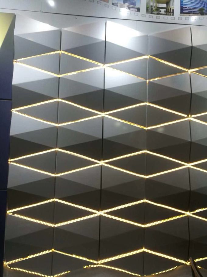 3D 디자인 LED 점화 훈장을 가진 알루미늄 합성 패널 벽 클래딩 물자